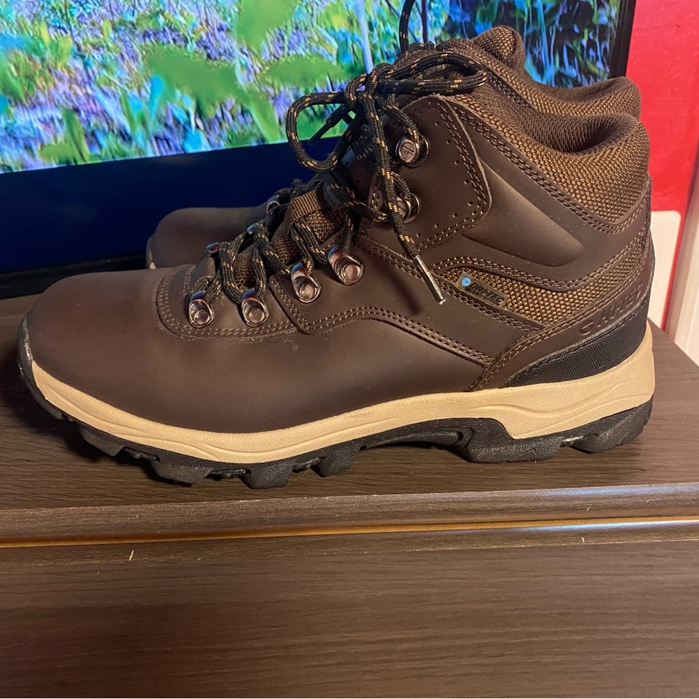 Hi-Tec MENS Boots, Size 9